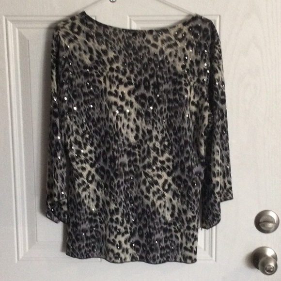 Animal Print Top - Picture 2 of 5